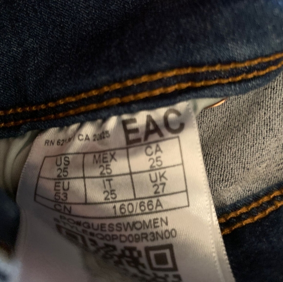 Guess Shorts - Picture 4 of 6